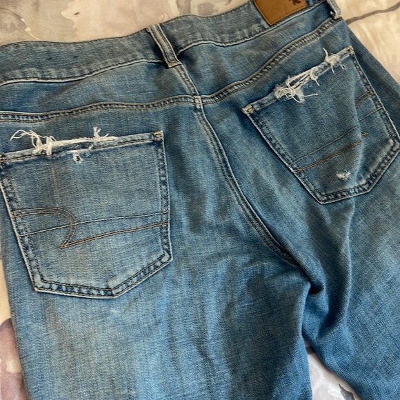 American Eagle Cropped Tomgirl Jean - Picture 3 of 3